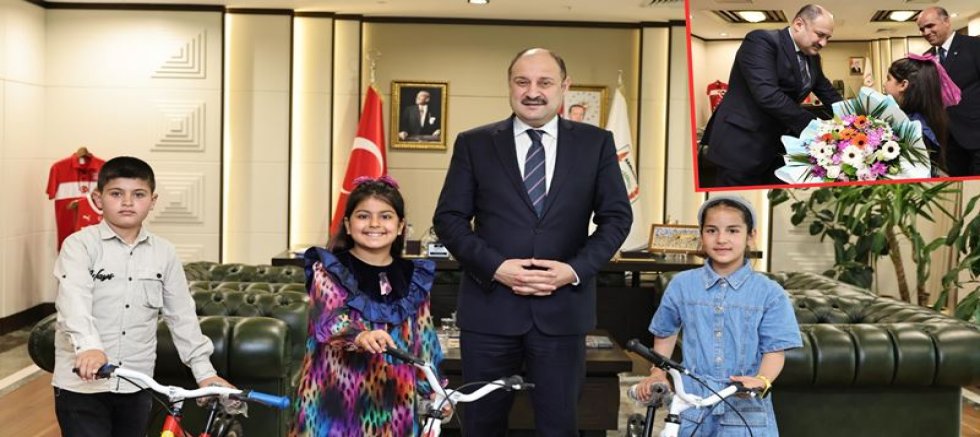 Başkan Gülpınar, Öğrencileri Makamında Ağırladı