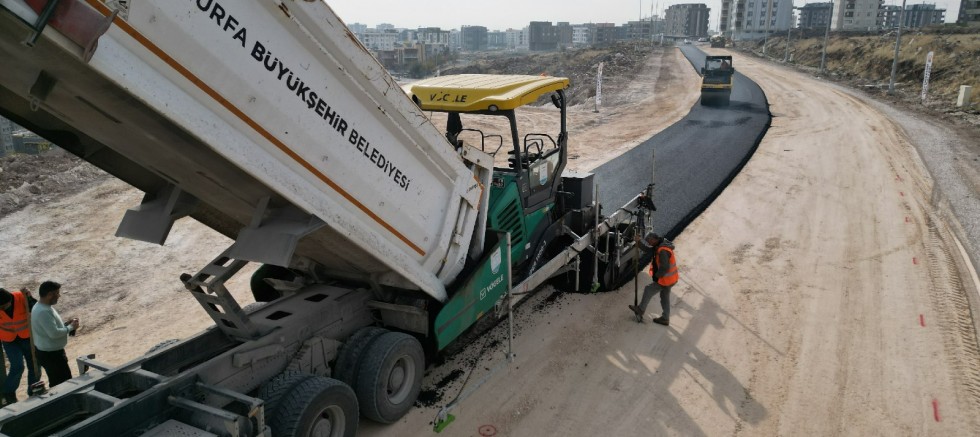 Şanlıurfa Büyükşehir Belediyesi Batıkent Mahallesinde Asfalt çalışmalarına başladı