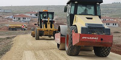 Büyükşehir’den Bozova kırsalında yol atağı