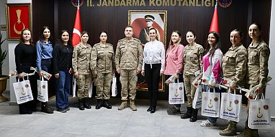  Jandarma Komutanı, Kadın Personellerin 8 Mart Dünya Kadınlar Günü'nü Kutladı