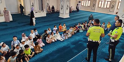 Miniklere Trafik Kuralları Anlatıldı 