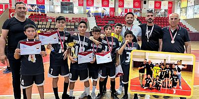 Siverekli minikler futsal turnuvasında il birincisi oldu
