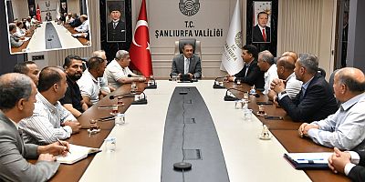 Vali Şıldak'ın muhtar ve vatandaşlarla istişareleri sürüyor